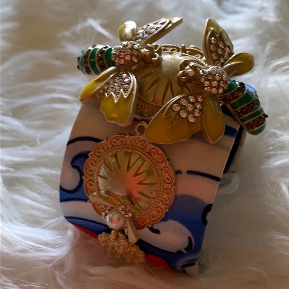 Bbbbbeeeeesssssss🐝 Cuff - Picture 2 of 6